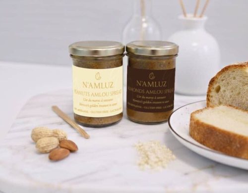 Pack découverte contenant deux pots d'Amlou de 250g chacun (amandes et cacahuètes). Ingrédients naturels : miel d'oranger, huile d'argan et fruits à coques torréfiés. Pâte à tartiner artisanale marocaine.